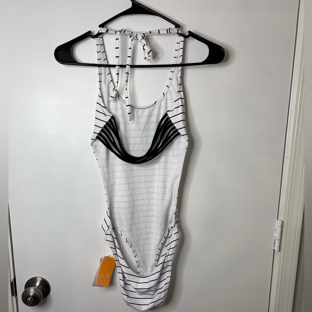 NWT Rip curl one piece - Picture 4 of 8